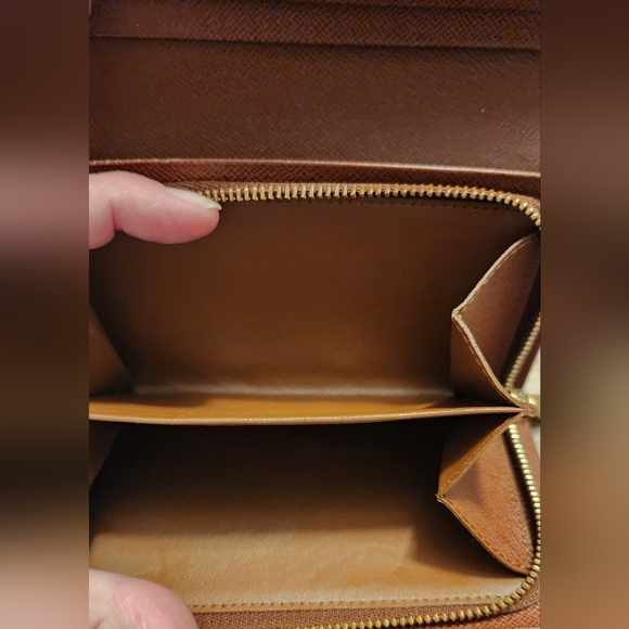 Louis Vuitton Classic Brown Monogram Wallet With Dust Bag - Picture 3 of 8